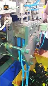 Double Cavity single station auto-deflashing Bottle 🍼 Making Machine #autodeflashing #blow #hdpe