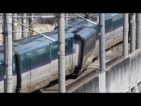 Japan's bullet train derails after strong quake
