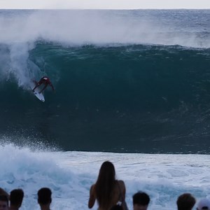 Wildcard Barron Mamiya has nothing to lose and all to gain. Watch him take on the World’s Best at the Billabong Pro Pipeline. First Call: 7:30 am HST | World Surf League