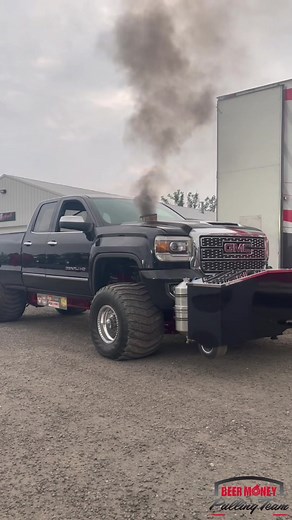933K views · 12K reactions | How can you not love this sound?! #dieseltruck #duramax #diesel #truckpulling | 4wd Diesel Truck Pullers | Facebook