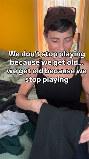 Jamie Glowacki | Potty Training & Parenting Educator on Instagram: "I will never shut up about strength training and mobility. For me, it’s the backbone of living. It’s the maintenance I do for my body…✨THIS VEHICLE FOR MY SPIRIT ✨ I don’t care how you do it! I don’t care whose programming you use. I just want you doing it 🤣 But if you’re a busy mom and don’t know how to fit it in…if you’re new to this…or seasoned and need a refresher or to kick it into high gear…if you’re new and don’t know ho