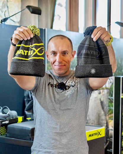 Którą czapkę wybrał Marcin? | Fish Matrix