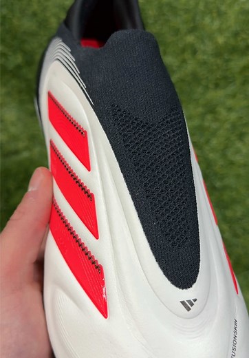 Love them or hate them, you gotta admit they’re pretty! #footballtiktok #soccertiktok #adidas #adidasfootball #adidascopa #copa #pure #laceless #football #footballboots #soccer #soccercleats #sr4u