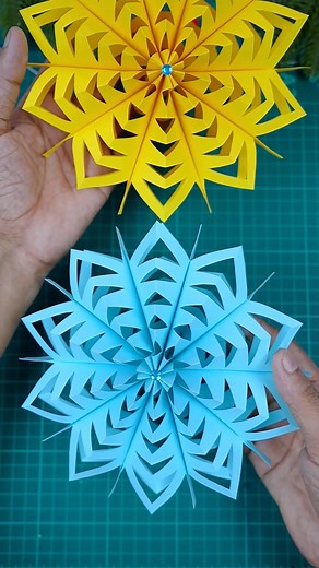 Amazing 3D Paper Snowflake Making ❄️✨ Easy Christmas Craft ❄️✨ Create this beautiful 3D paper snowflake and make your Christmas decorations extra magical! This craft is easy, elegant, and perfect for hanging on your tree, wall, or window. All you need is paper, scissors, glue, and a little creativity! 🎄✂️💙 Perfect for kids, beginners, and craft lovers! Try it today and transform your home into a winter wonderland. ❄️✨ | Creative Art & Craft Ideas