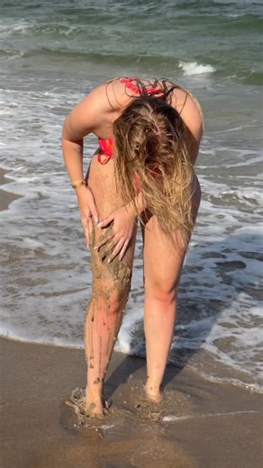 Patty Cake on Instagram: "Sand scrub by the shore"