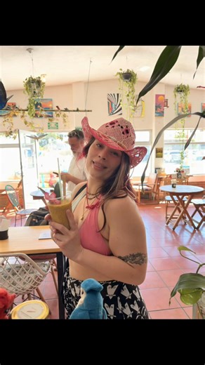 Pink & Tropical 🌴 | Pink Decor