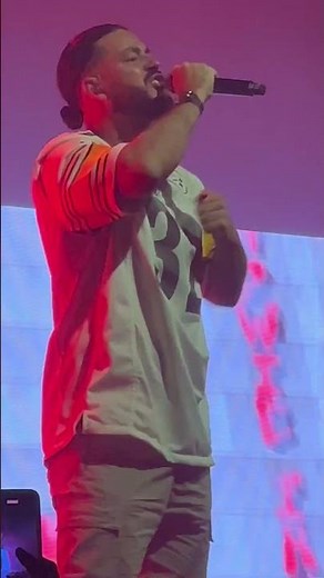 Badmómzjay, Takt32 - Irgendwie egal (Live ohne Backup, Wiesbaden)