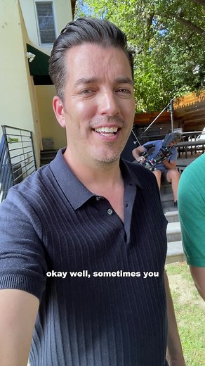 Twinning AND crop topping 🤦🏻‍♂️🤣 | Jonathan Silver Scott