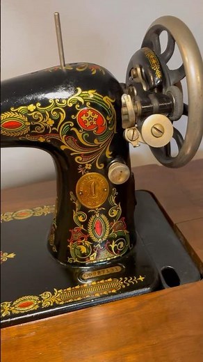 Cleaning my antique Singer Sewing Machine with oil. #restoration #vintage #sewing #satisfying