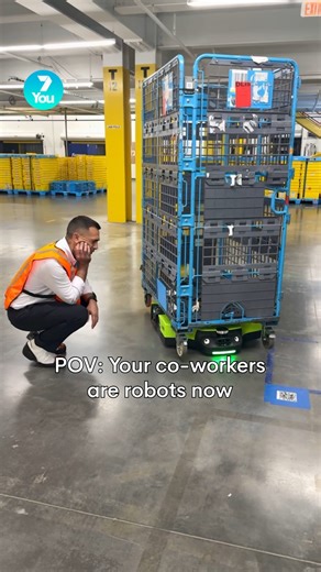 In Amazon's Nashville headquarters, robots and humans are working alongside one another. The retail giant is showing off its latest innovations at a tech event. 7NEWS Tech Editor Shaun White reports from Nashville. #robots #amazon #tech #innovation #robotics | 7YOU | Facebook