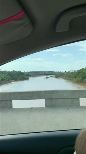Texas/Oklahoma state line at the Red River #border #states