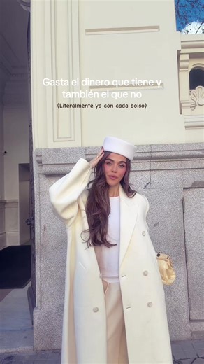 Tendedero eléctrico violeta: un gasto divertido