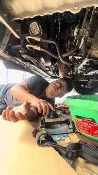 Reemplazo del solenoid pack de la transmisión de un RAM PROMASTER 3500 2020.