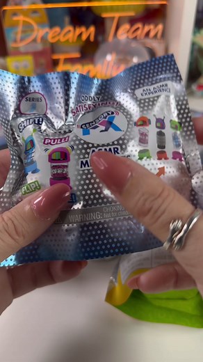 222K views · 3.3K reactions | ASMR Mini Bots 烙 #asmr #sensoryfx Just Play | Dream Team’s World | Facebook