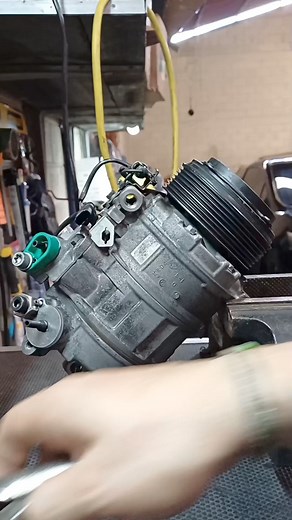 Reparación de compresor marca Denso, cambio de bobina paso a paso. Una reparación garantizada de los Expertos en A/C #acautomotrizguatemala #talleracguatemala #Toyota #acautomotriz #LosExpertosEnAC #tallerAC #honda #aireacondicionado #hyundai #gasr134a #KiaSportage #aireacondicionadoautomotriz #aireacondicionadoguatemala #TallerAC #AC #AirConditioner #ACAuto #Mazda #Kia #ACautomotriz #LosExpertos #Honda #toyota #Ac #Acautomotriz #funcionamientoAC | Polar Cool Car Aire Acondicionado Automotriz