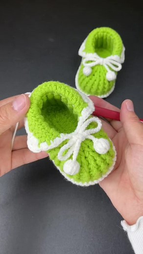Handmade Crochet Baby Shoes Tutorial