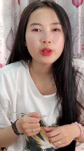 Stylish Crafting with String-Like Materials