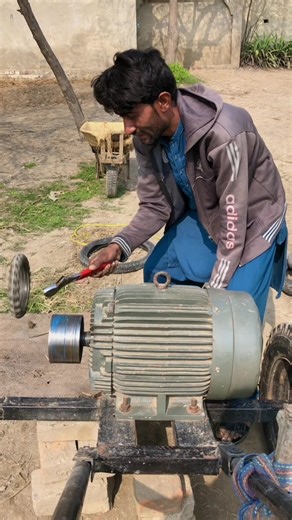 Solar Motor vs Diesel Engine: Start Comparison