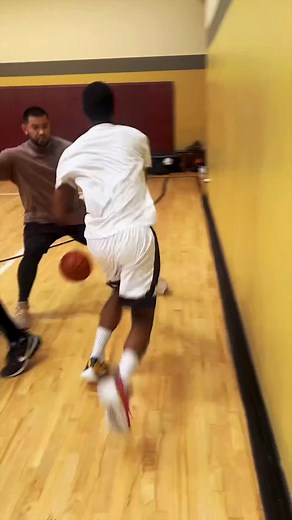 “The chat said you not gon game em” GAME 😂 | Famouslos32