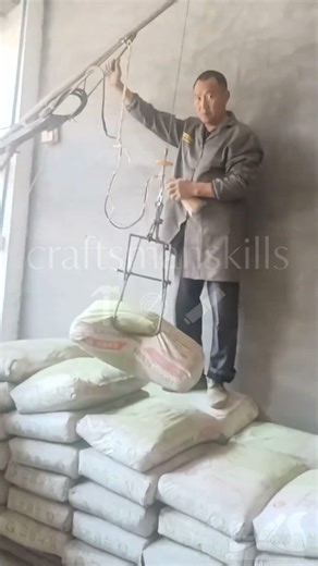 Small Cement Bag Lifting and Loading Tools and Operation Skills