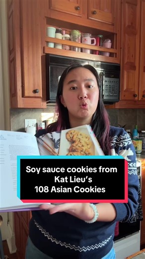 SOY SAUCE IN COOKIES???😱 I’ve been baking through Kat Lieu’s 108 Asian Cookies, and so far, I’ve made mostly cookies that sounded good to me, but today, I had to try one that scared me…Fudgy soy sauce chocolate chip cookies. The recipe calls for 1-2 whole tablespoons of soy sauce!! But I had to try it. Chocolate chip cookies are how you judge a baker after all, and these ones are surprisingly delicious. Not only did it pass the Javi taste test, I also successfully fed it to my friends’ unsuspec