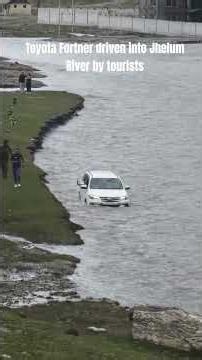 Toyota Fortner driven into Jhelum River by tourists #automobile #travel #himalayantrip #fortunersuv