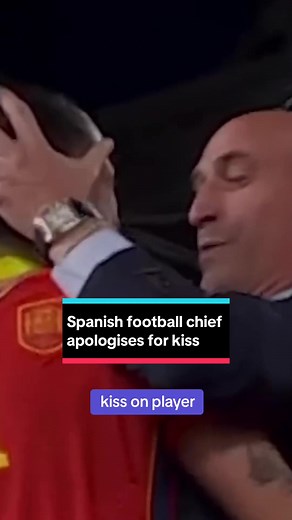 Spanish Soccer Federation Chief Apology for Kiss Incident