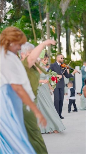 La Capi on Violin | Wedding Cocktail Hour at Secret Garden Miami