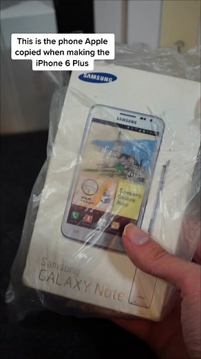 Who here had one? 🙋‍♂️ #technology #cellphones #galaxynote #fyp #phonehistory #iphoneuser #androiduser #galaxy #samsung #android #os #ios #iphone #oldphones #oldphone #2011 #phone #oldtech #oldtechnology #tech #techtok