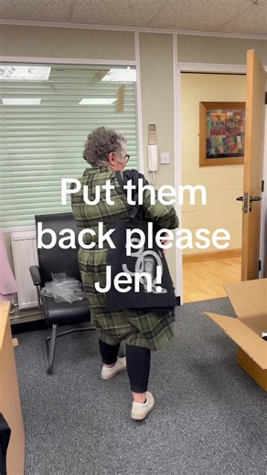 Get your Crystal Boot Tote bags before Jen take them all🤪!!!! #linedance #linedancing #linedancer #Cowboy #totebags