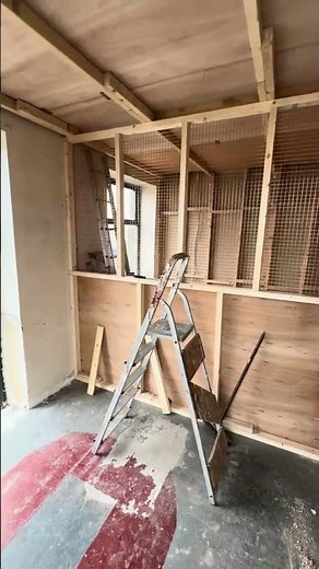 Indian Ringneck Aviary Build Update | Step 2 – Fitting Mesh Sheets & Roof