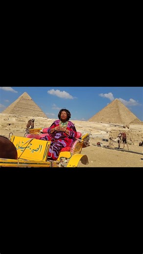 #PAUSE #MiracleOnSunday Mahmoud, the tour manager at #BestViewPyramidHotel arranged for Abdullah to take Melony to explore wonders of #GizaPlateau. Beautiful People, Today we take time to Breathe Deeply and Honor the Ancients and Ancestors. Let us ask for healing for All those in need. And for those preparing to leave the Earth Realm and Return to Love's Eternity of the Cosmic Heart, May They Feel Our Love and Appreciation. With Loving Gratitude.... Melony 👑❤️🐢👑 aka Miss Mellie Rainbow 🌈 Fro