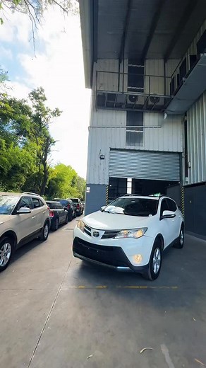 TOYOTA RAV4 2013. La retiras entregando solo $15.000.000. 📍 Av. Gral. Juan Domingo Perón 3969, Pacheco. Si buscas vender o comprar de forma segura: @flippingcars.oficial siempre va a ser tu mejor opción 📲 11 4074-1821 | Agencia Flipping Cars