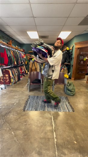 Daily Threads HTX on Instagram: "🚨 UPCOMING SALE WEEK AT DAILY THREADS 🚨 We’re going crazy all week — don’t miss it 👀 Starting today’s sale 🗓 Feb 12 THURS. (12–7PM) $15 JEANS / 2 for $20 $5 TEES Pull up, tell a friend, and come shop with us at @dailythreadshtx. This is the week to upgrade your closet without breaking the bank 💸✨ 4300 S wayside Dr. suite 102 Houston, Tx 77087"