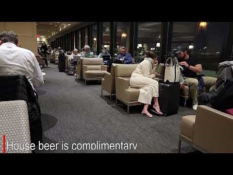 SFO: San Francisco United Airlines Lounge T3F