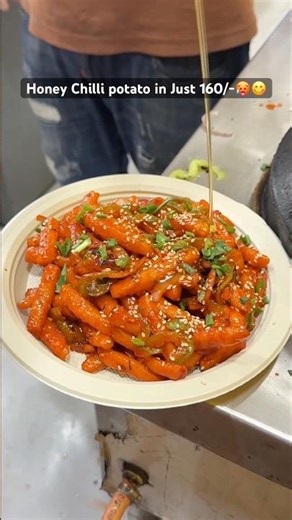 Honey Chilli potato in Just 160/-🥵😋 #food #streetfood #foodforfoodies #chillipotato #foodshorts