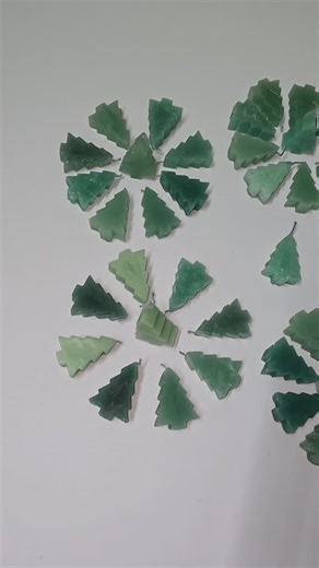 Craft Baskets on Instagram: "Customized candles...🎁 . #candle #christmascandle #hamperbox #customisedcandle #valentinesgifts"