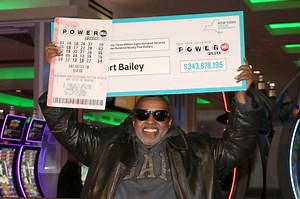 Winning $432 million Mega Millions ticket was bought in a Manhattan pizza joint