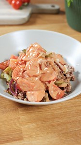 Ein leeres efko-Glas, randvoll mit Mealprep-Glück! 😍 Diese Burger Bowl ist schnell zubereitet & praktisch zum Mitnehmen. 🍔 Hier geht’s zum Rezept: https://bit.ly/4pRMSMj. | efko