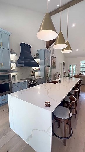 Barndo 5 of our February – Leap Year Barndominium Tour. Here’s the original Andrade Design. If you’re looking for an amazing 5 bedroom, 4 bath Barndo in just under 3400 ft.² of living, then this just might be the layout for you. The great room has a 16’ long kitchen island, luxury laminate flooring, 22’ vaulted ceilings and a glass garage door that leads out to 1000 ft.² of covered porch and patio space. There’s plenty of room for entertaining all of your friends and family. And there’s a small 