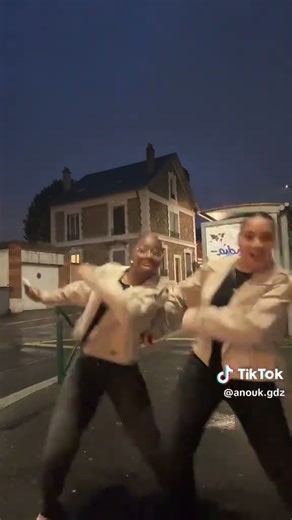 #viral #cheerleader #dancechallege #tiktok