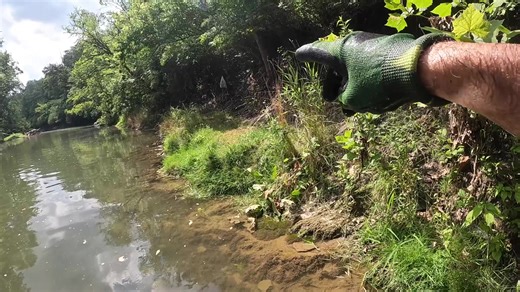 32K views · 1.1K reactions | Today we metal detect the river using my small kayak. This is in an area where there was a lot of Civil Wat activity and an area where people swim and fish from the bank. Please come along and enjoy the day searching the river. #chiggsarmy #aquachigger #garrettmetaldetectors | Aquachigger | Facebook