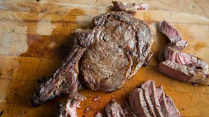 A series of chemical reactions occur when you cook a steak, which give it its deliciousness | Popular Science
