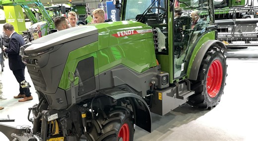 Elektryczny Fendt e107 V Vario na Agrotech. To przyszłość upraw sadowniczych?