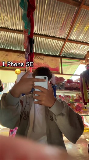 Comparing iPhone SE, XR, and 15: Which One to Choose?