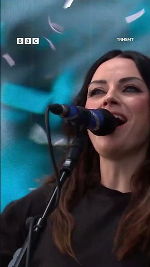 What a start to Mr Rock & Roll! The crowd are loving Amy Macdonald on the Main Stage!