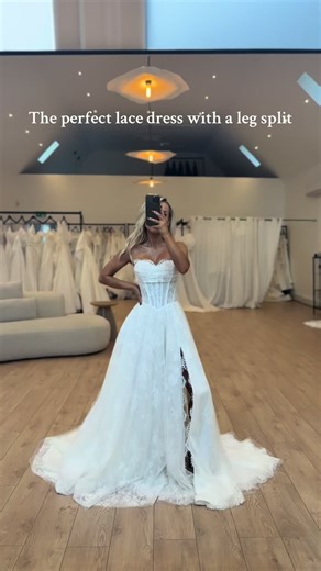 The perfect lace dress with a leg split 🙌🏼🏹🫶🏼