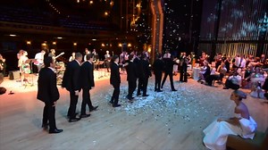 Kirk, a professional dancer, surprised his bride Valerie with an incredible dance performance by him and his groomsmen. Like ➳ Wedding Inspiration & ideas | Amazing Viral News