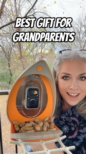  Celebrate Father’s Day with Nature’s Best!  Enjoy Up to 67% Off All Smart Bird Feeders! ❤️ Make Special Memories with Dad through Birdwatching!  Experience the Beauty of Nature and Create Unforgettable Moments with Birds!   The First 10 Bird Feeder Orders Each Day will Receive A Complimentary Pair of Premium Polarized Sunglasses. | PeckPerk | Facebook