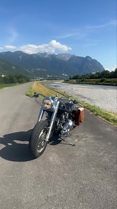 Evolution Fat Boy New exhaust from BSL #custombike #bike #bikebuild #bobbergarage_official #oldschool #bobber #handcrafted #harleydavidson #bobbermotorcycles #motorcycle #customize #oldstyle #oldstyleneverdies | Bobber Garage